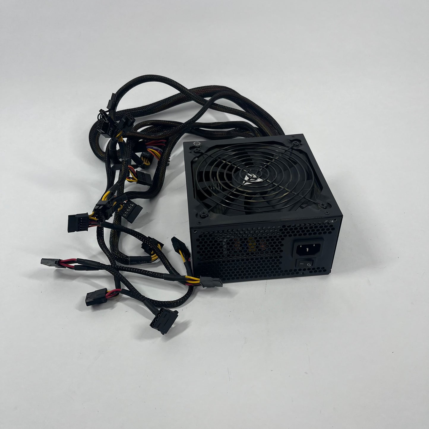 Apevia 600W 80 Plus ATX-PR600W 80 Plus Gold 600W Non Modular Power Supply
