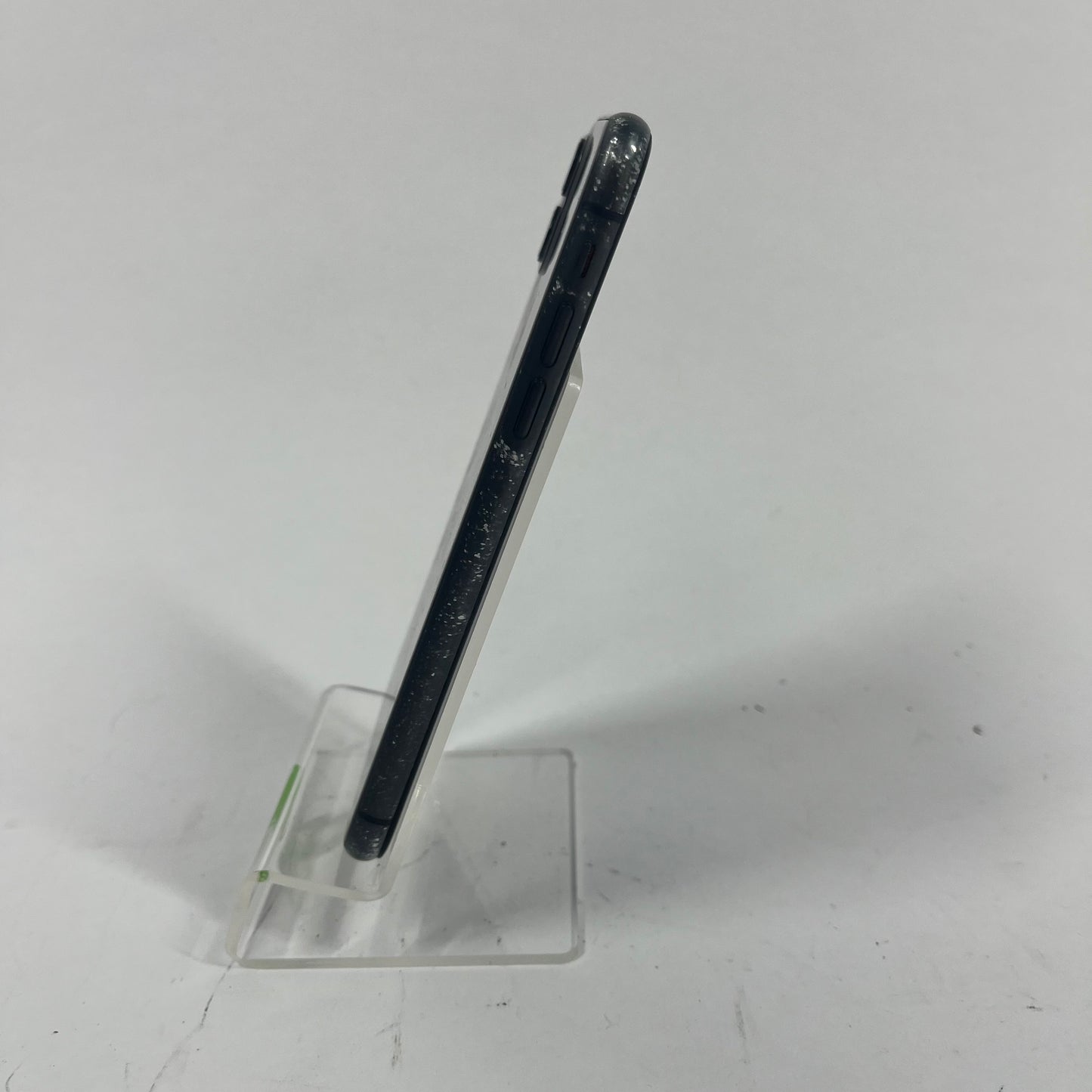 Broken Unlocked Apple iPhone 11 64GB 17.3.1 MHCP3LL/A