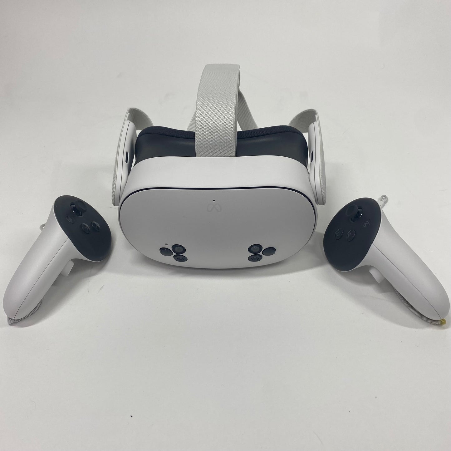 Meta Quest 3S 128GB Standalone All-in-One VR Headset P97
