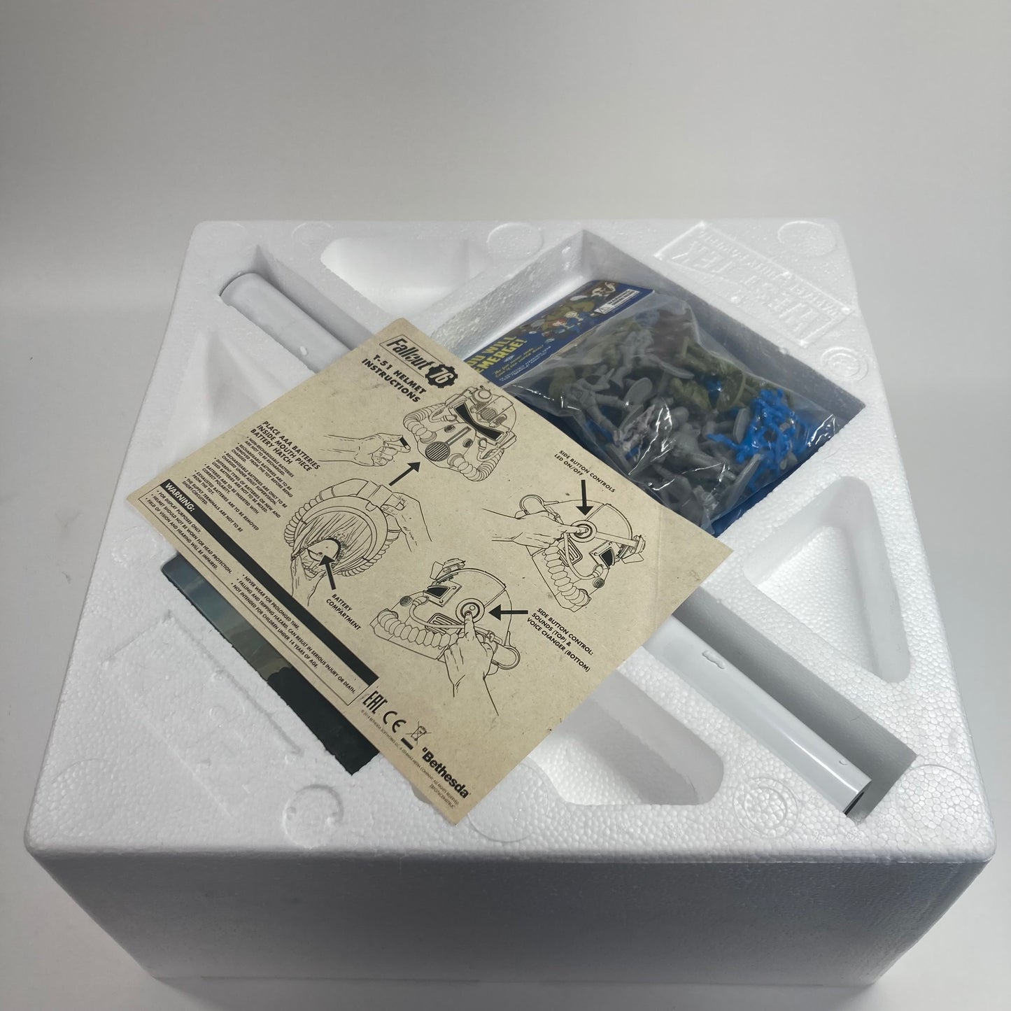 New W/O Seal Xbox One Fallout 76 Power Armor Edition W/Sealed Game, Poster, Figurines