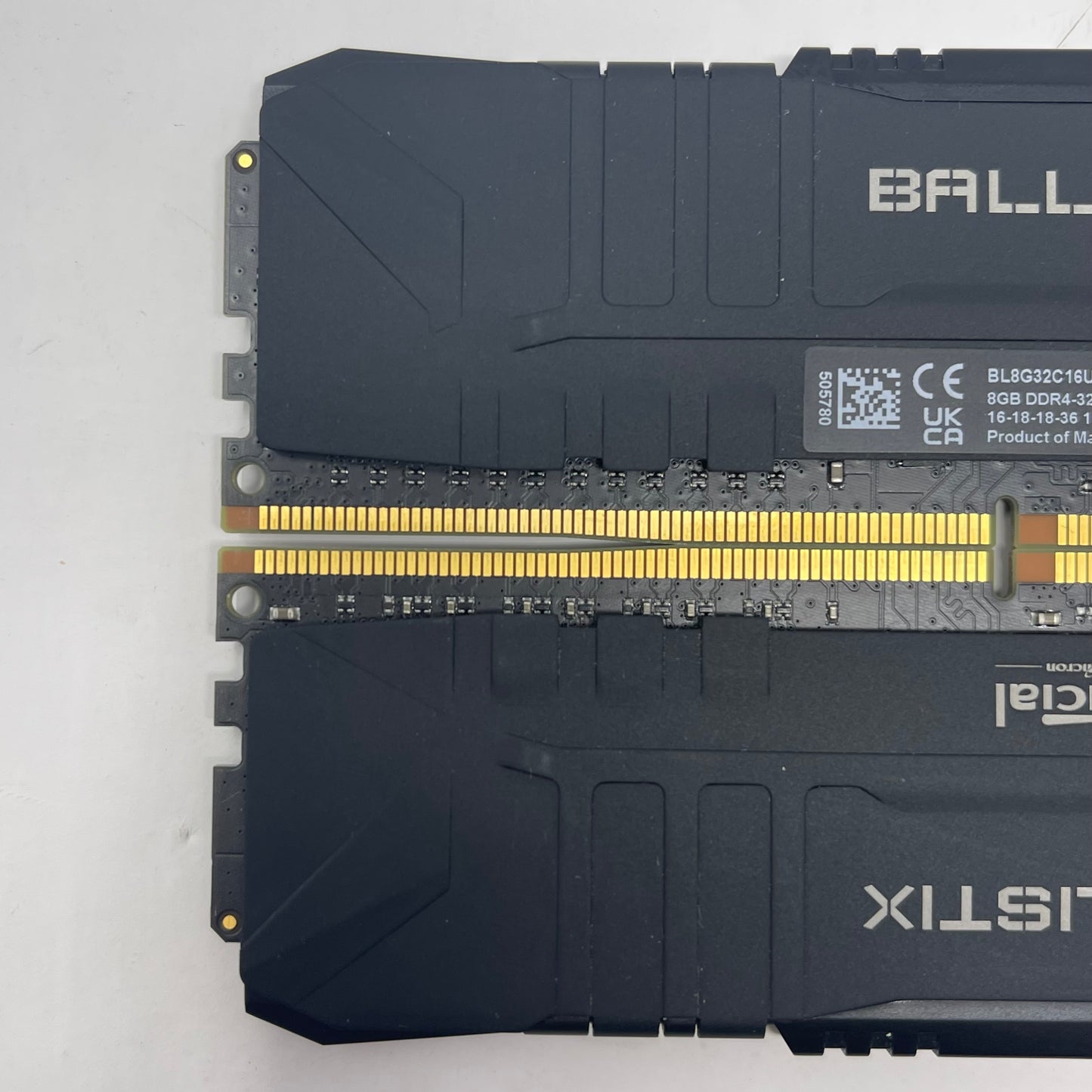 Crucial Ballistix 16GB (2x8GB) RAM DDR4 3200MHz BL8G32C16U4B.8FE