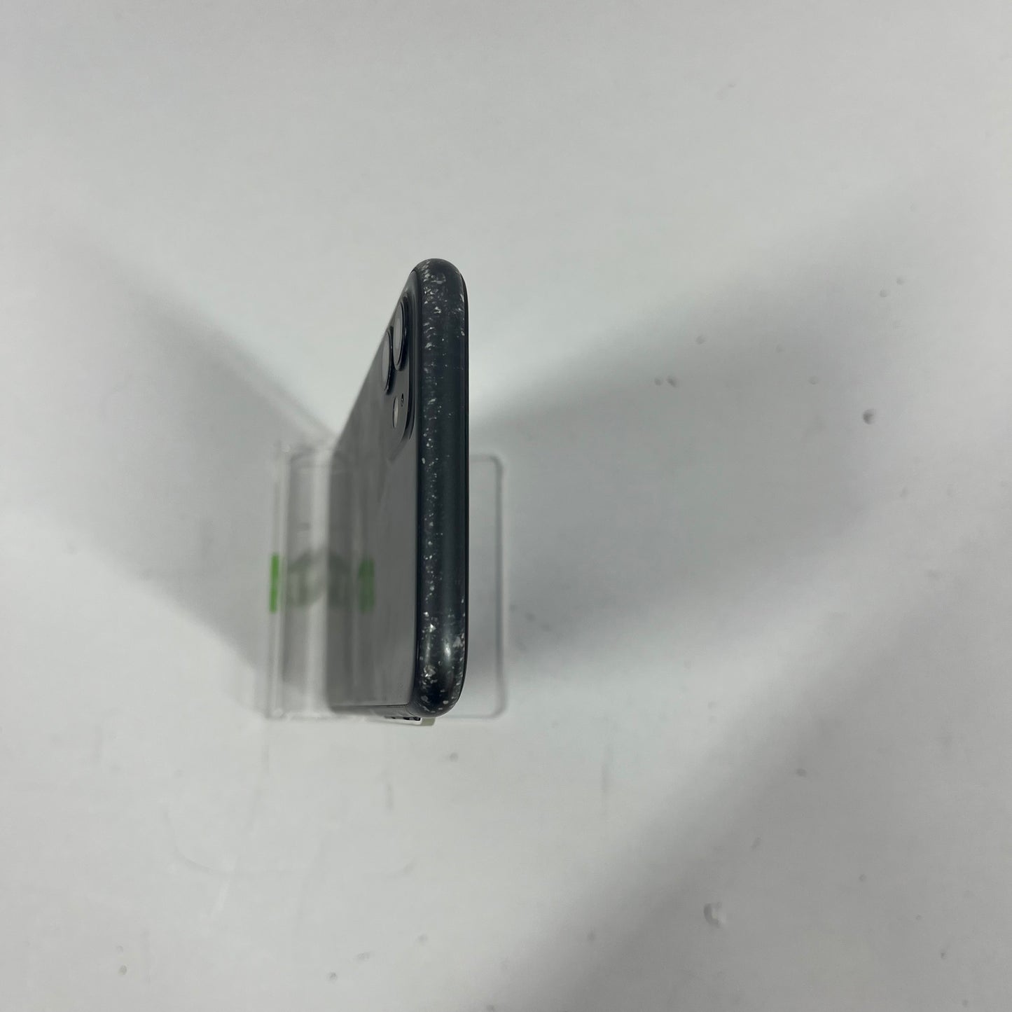 Broken Unlocked Apple iPhone 11 64GB 17.3.1 MHCP3LL/A