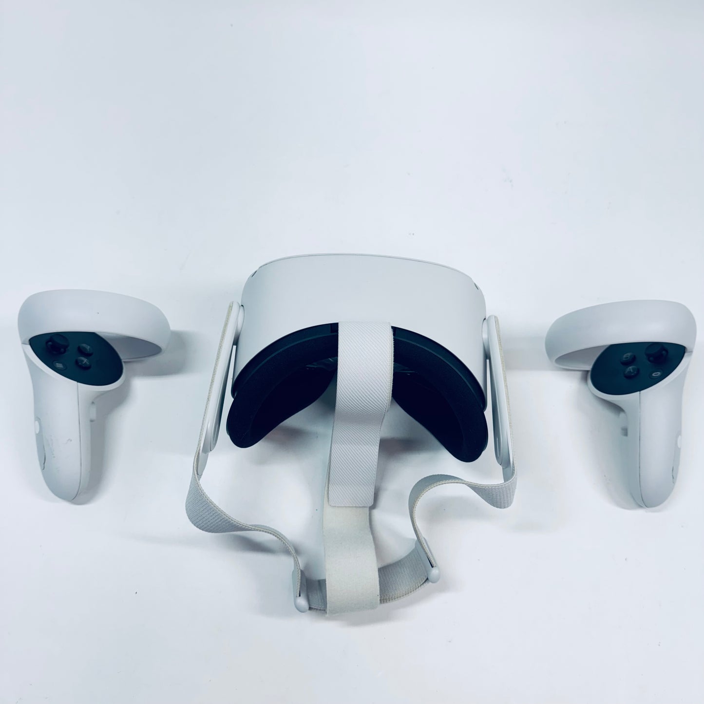 Meta Quest 2 128GB Virtual Reality Headset KW49CM