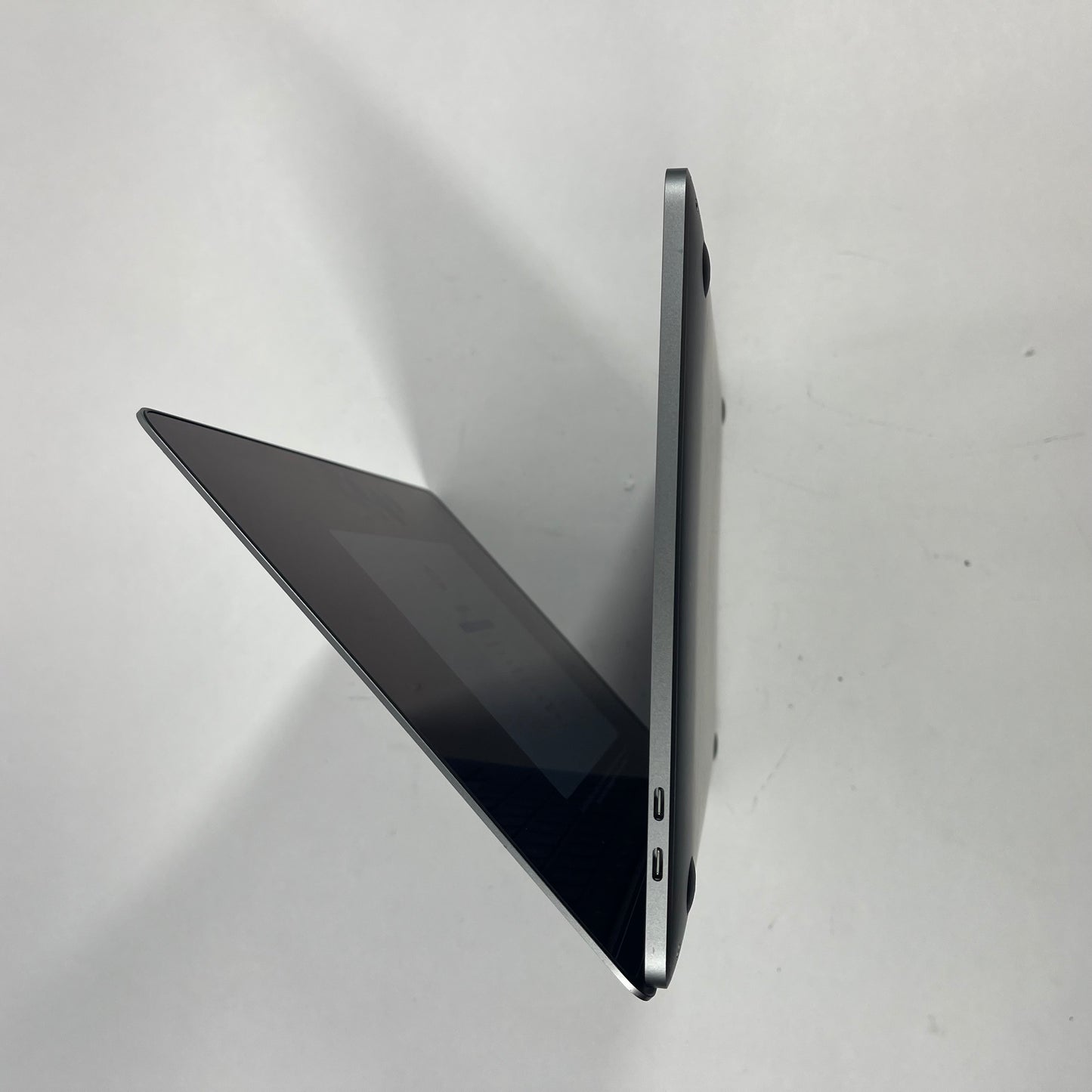 2020 Apple MacBook Pro 13.3" M1 3.2GHz 8GB RAM 256GB SSD A2338