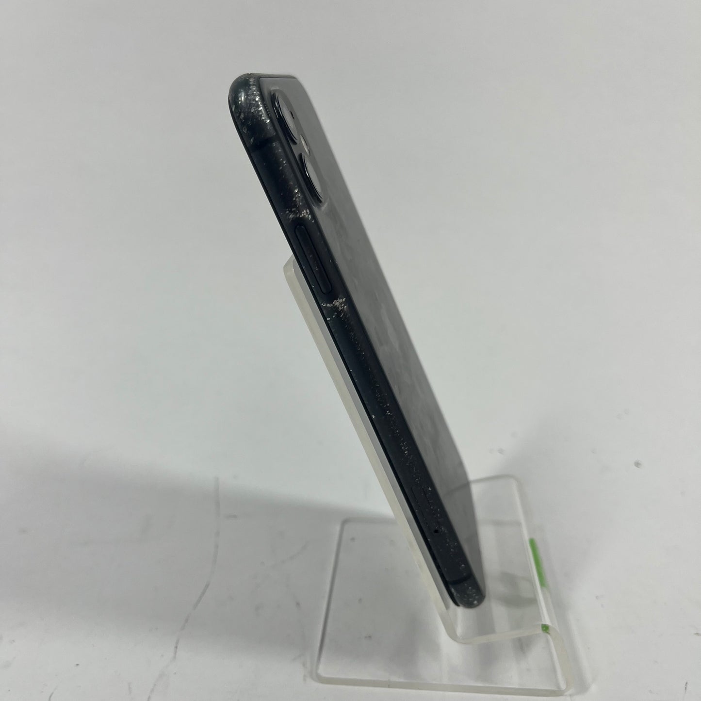 Broken Unlocked Apple iPhone 11 64GB 17.3.1 MHCP3LL/A
