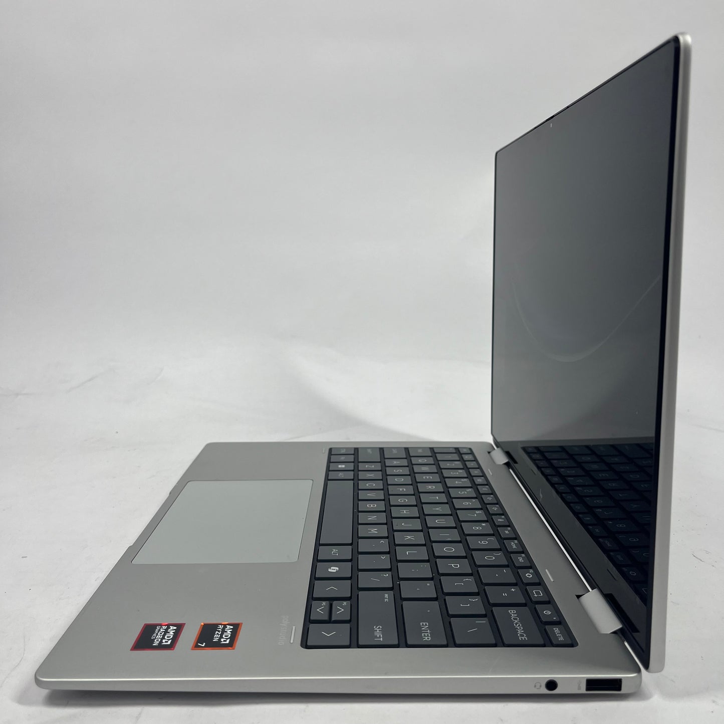 HP Envy x360 2-in-1 Laptop CND4450BTS Ryzen 7 8840HS 2.0GHz 16GB RAM 1TB SSD