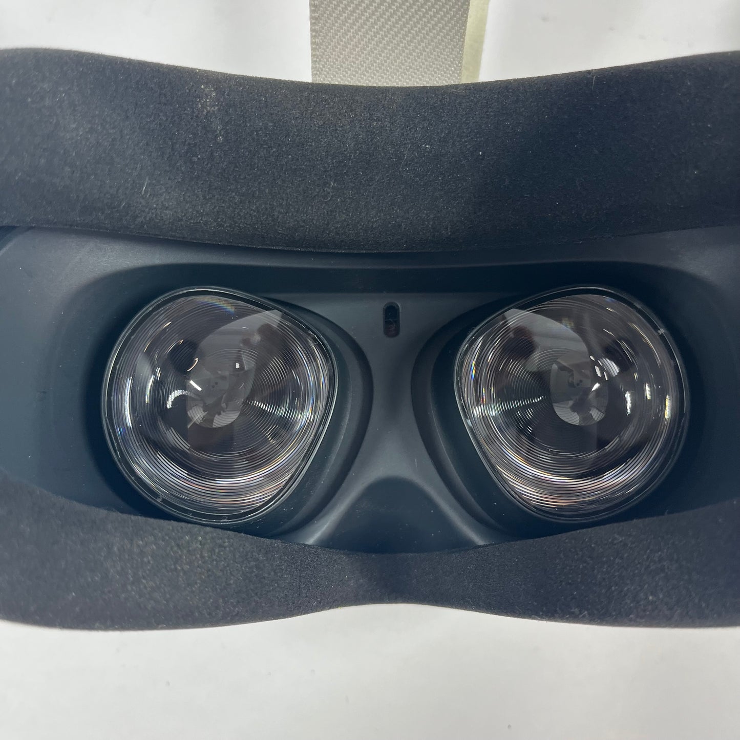 Oculus Quest 2 128GB Standalone All-in-One VR Headset KW49CM