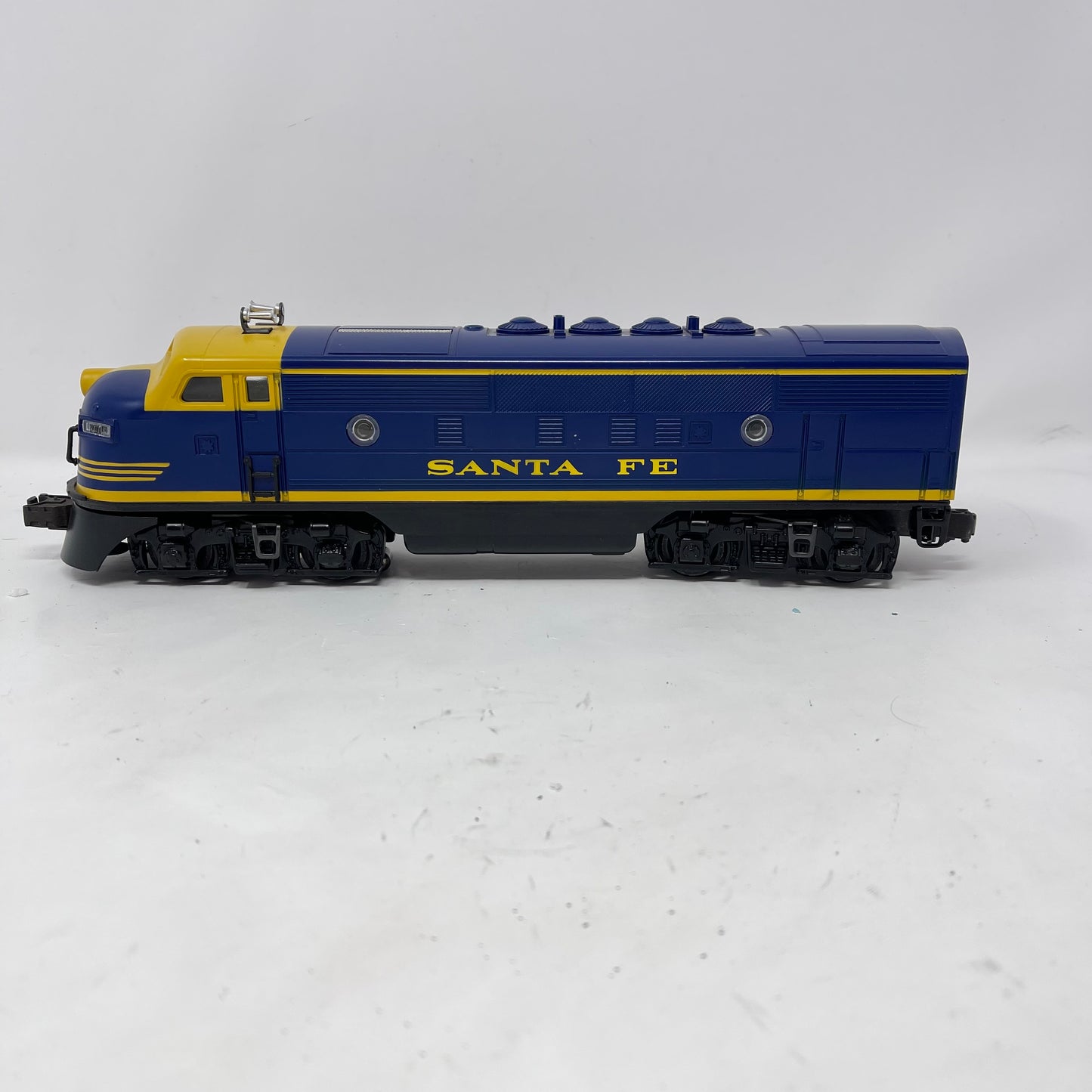 Lionel Electric Trains Santa Fe F3 AA Units  Model Train Set 6 - 18117