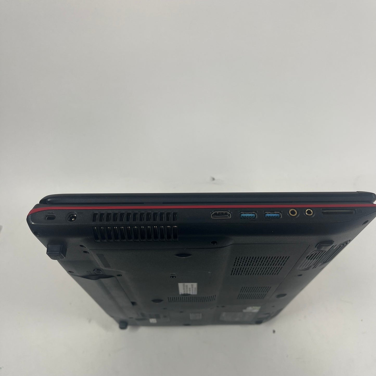 MSI GE70 2PE GE70 2PE 17" i7-4710HQ 12GB RAM 1TB HDD NVIDIA GeForce GTX 860M