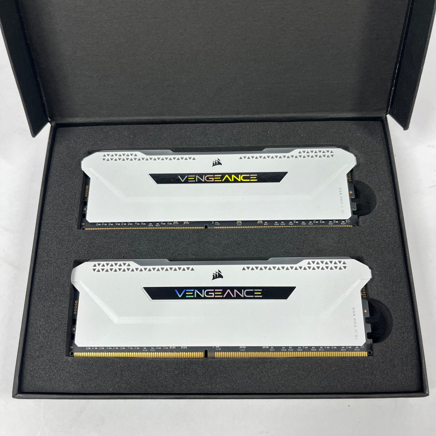 Corsair Vengeance RGB Pro 32GB (2x16GB) RAM DDR4 3600MHz CMH32GX4M2D3600C18W