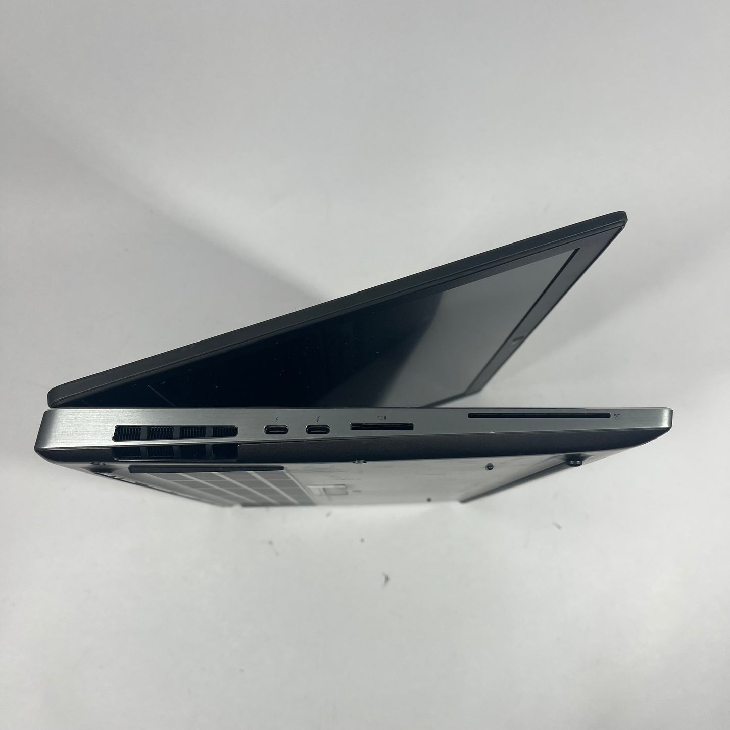 Dell Precision 7540 7540 15.6" E-2276M (6-core) 2.6GHz 64GB RAM 256GB SSD
