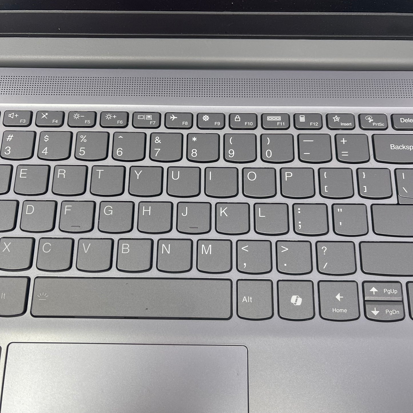 Lenovo ideapad slim 3 15RU9 15.6" i5-120U 1.4GHz 8GB RAM 256GB SSD