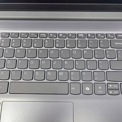 Lenovo ideapad slim 3 15RU9 15.6" i5-120U 1.4GHz 8GB RAM 256GB SSD