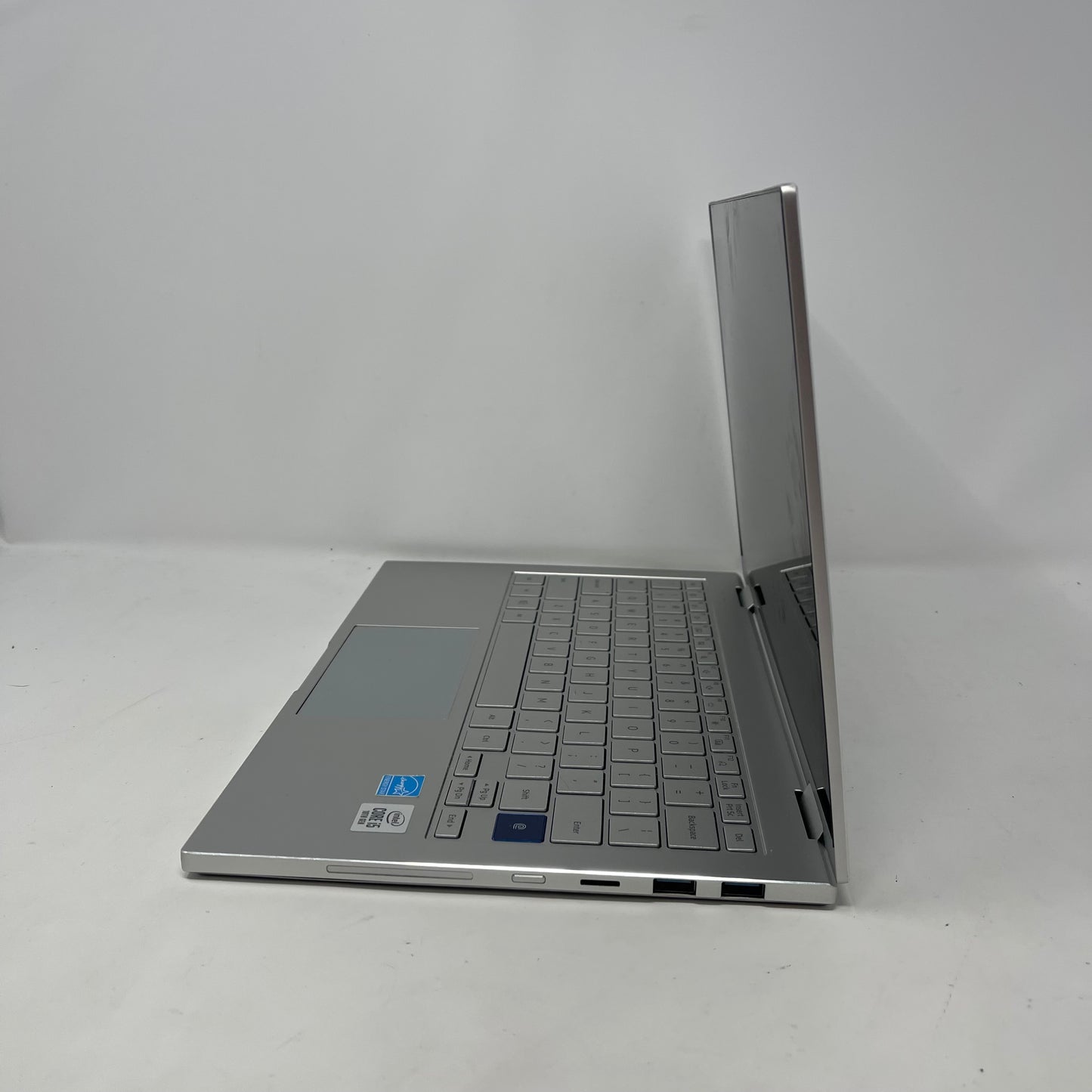 Samsung np NP730QCJ 13.3" i5-10210U 1.6GHz 8GB RAM 256GB SSD