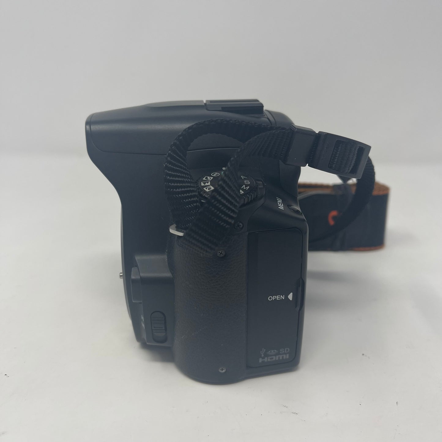 Sony Alpha 230 10.2MP Digital SLR DSLR Camera 6082 Shutter Count