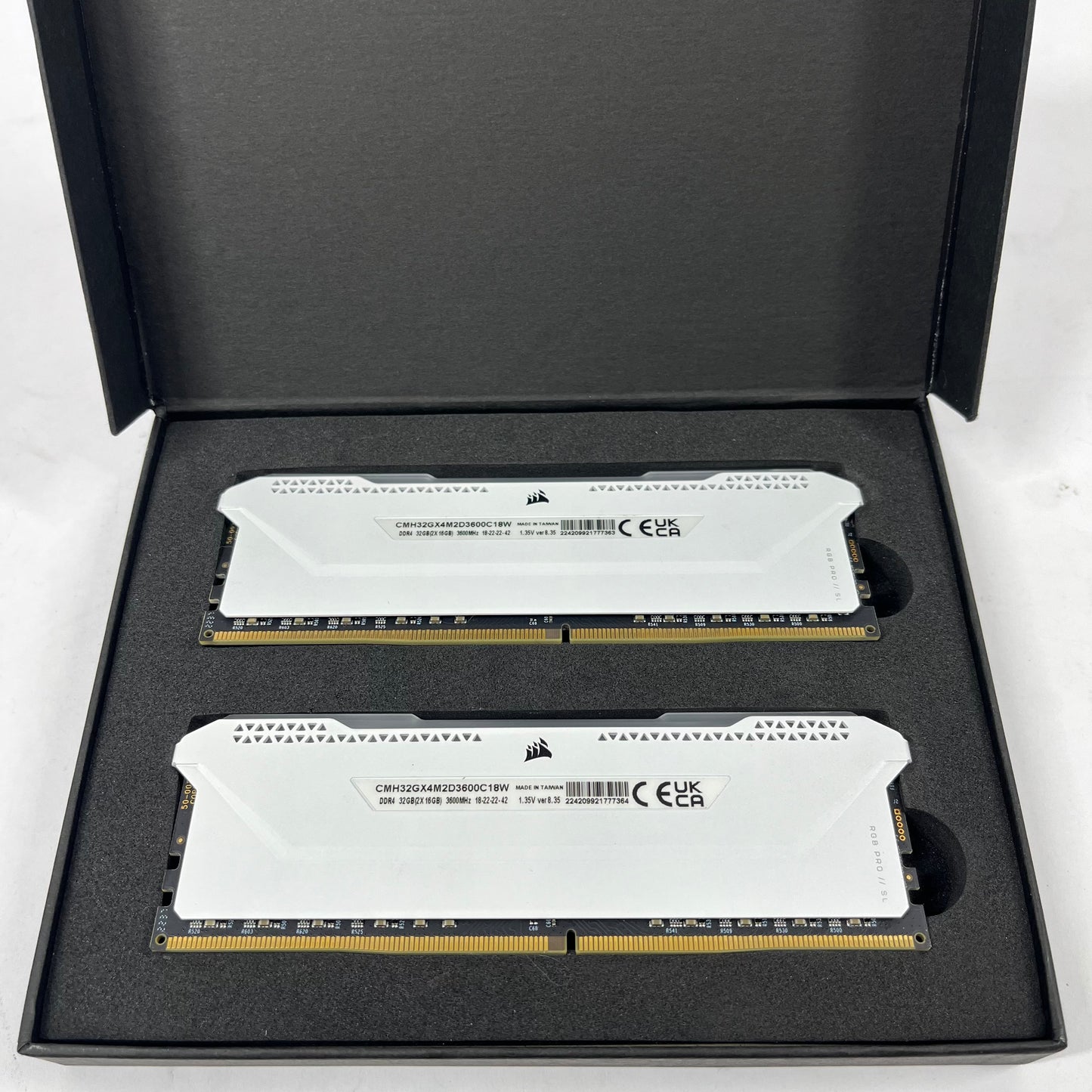 Corsair Vengeance RGB Pro 32GB (2x16GB) RAM DDR4 3600MHz CMH32GX4M2D3600C18W