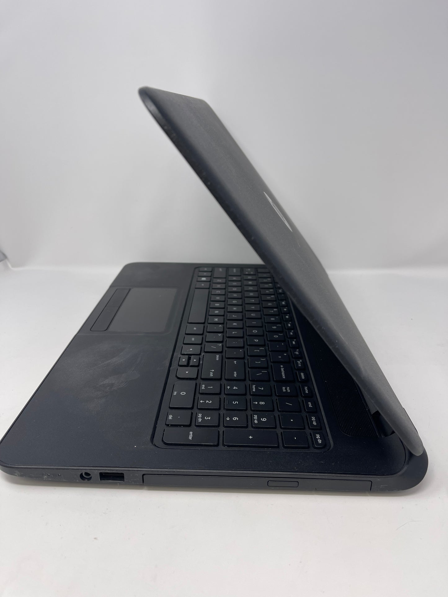 Broken HP NoteBook 15-F387WM 15.6" A8-7410 2.2GHz 4GB RAM 512GB HDD Read