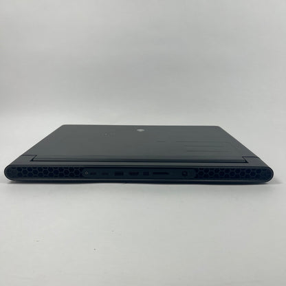 Alienware Alienware M18 R1 P510E 15" Ryzen 9 7945HX 1.2GHz 32GB RAM 2TB SSD
