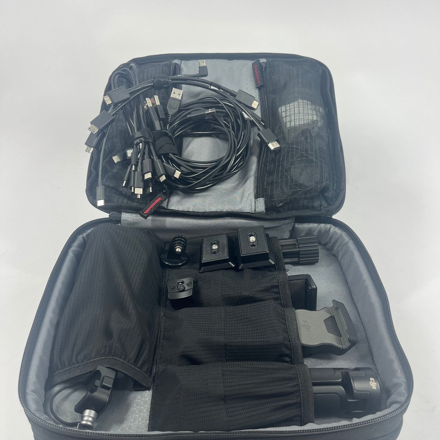 DJI RS 2 Pro Combo 3-Axis Gimbal Stabilizer P02