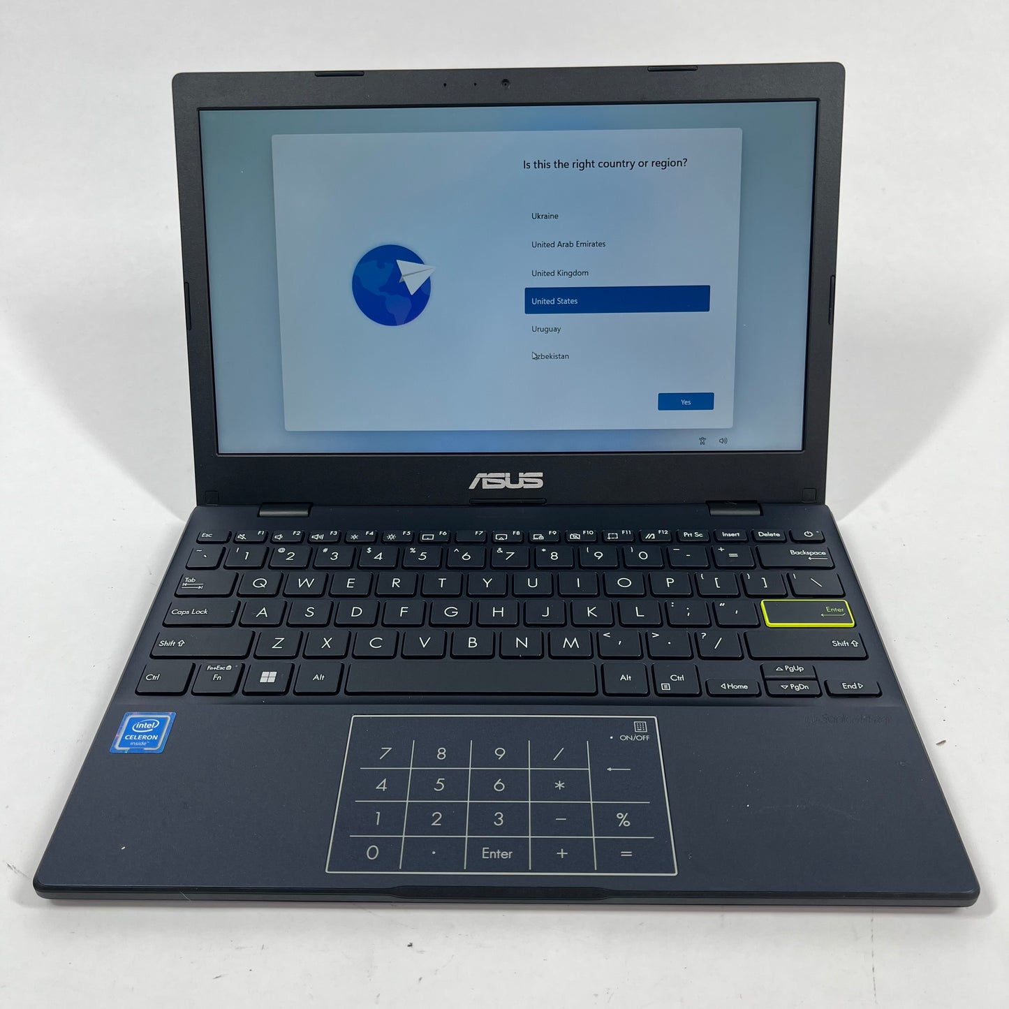 ASUS Vivobook E210M 8" Celeron 4020 4GB RAM 64GB SSD