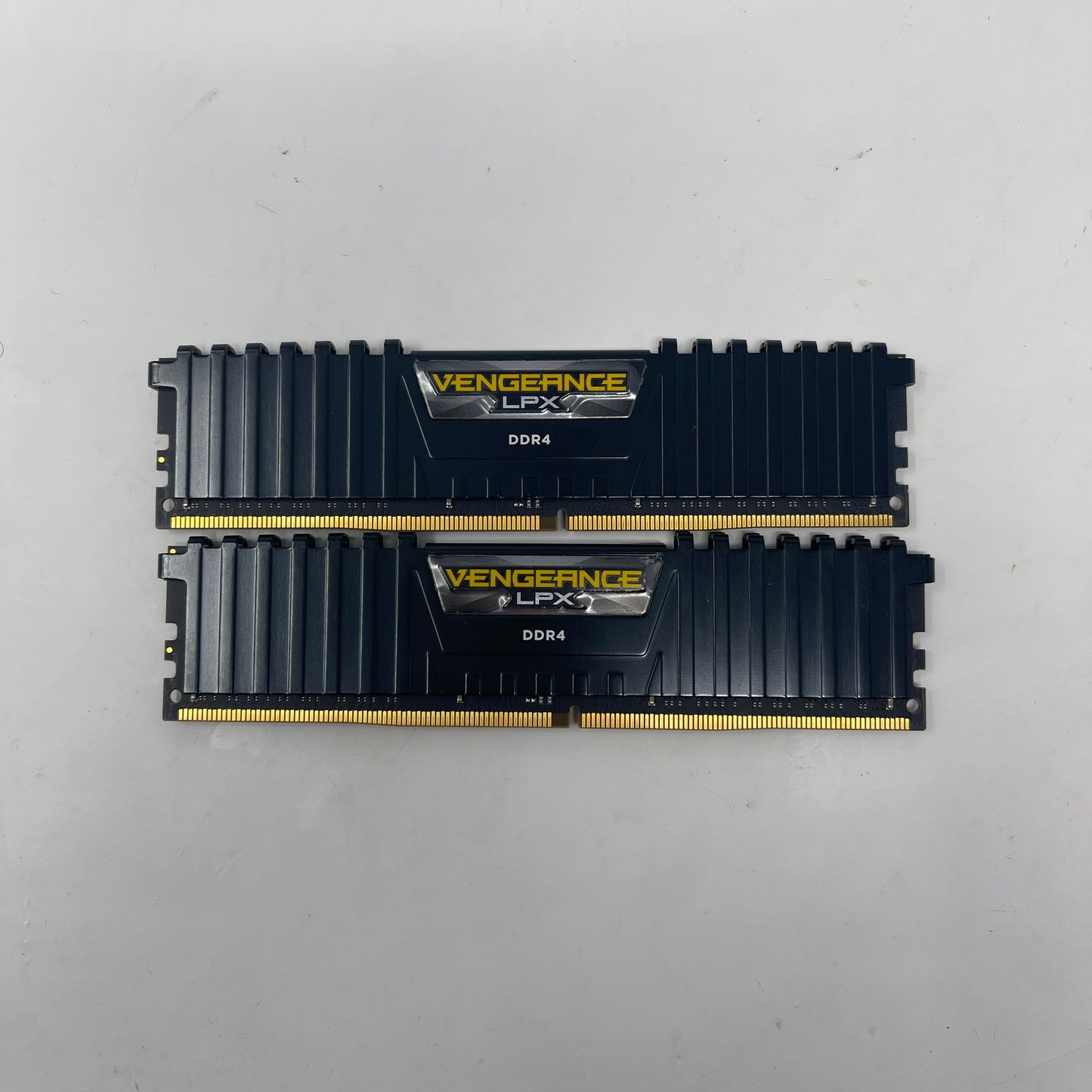 Corsair Vengeance 32GB (2x16GB) RAM DDR4 2133MHz CMK32GX4M2B3200C16