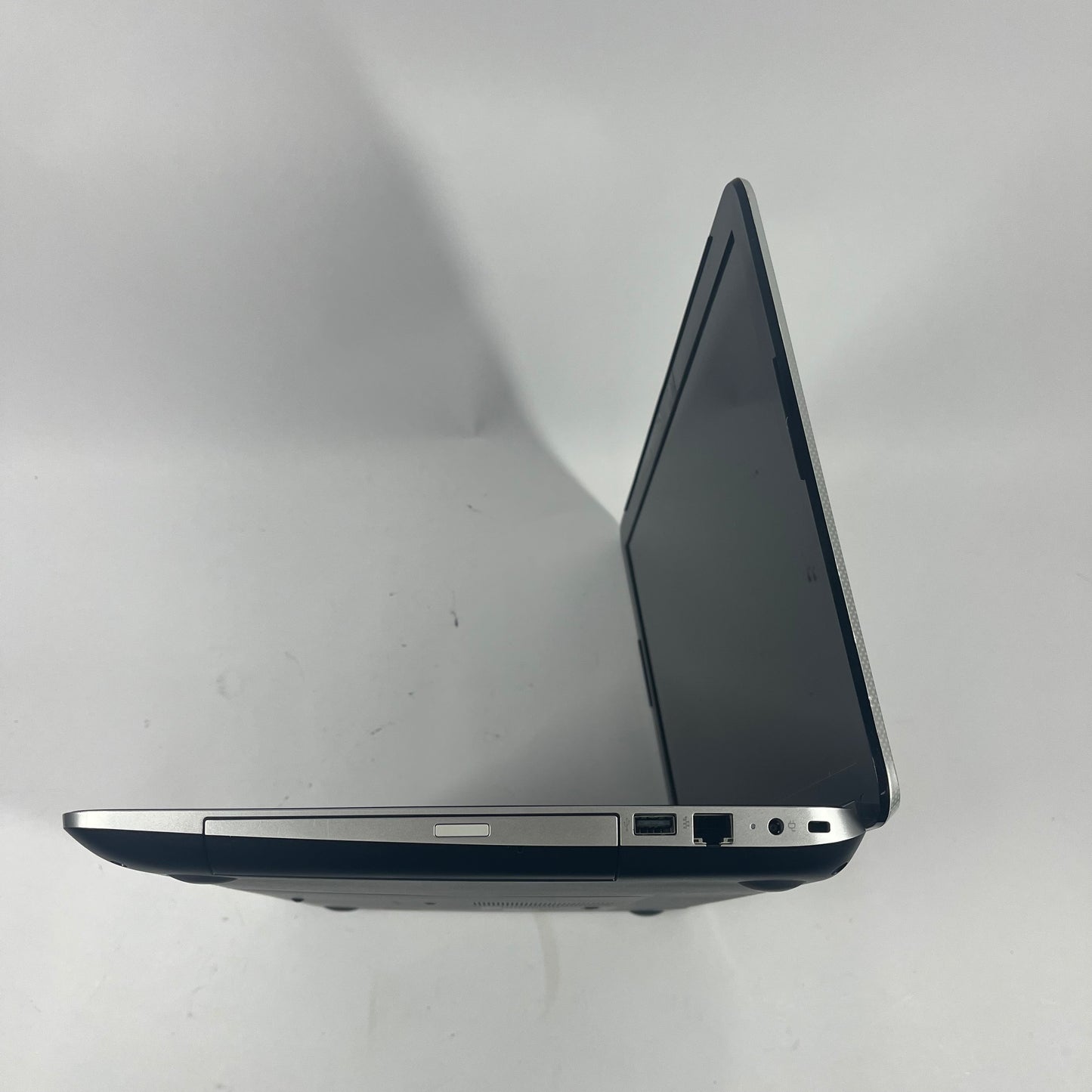 HP Pavilion 17 15" AMD A8-5550M APU 1.1GHz 3GB 750GB SSD Radeon HD 8550G