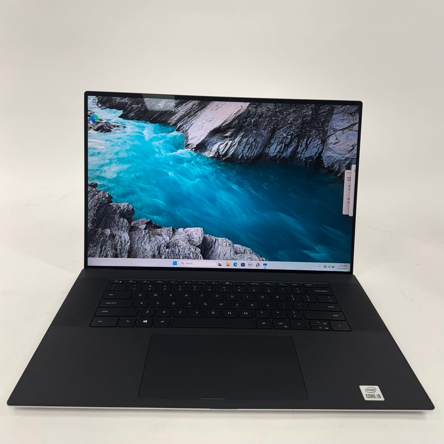 Dell XPS 17 9700 17" i9-10885H 2.4GHz 64GB RAM 1TB SSD GeForce RTX 2060 Max-Q