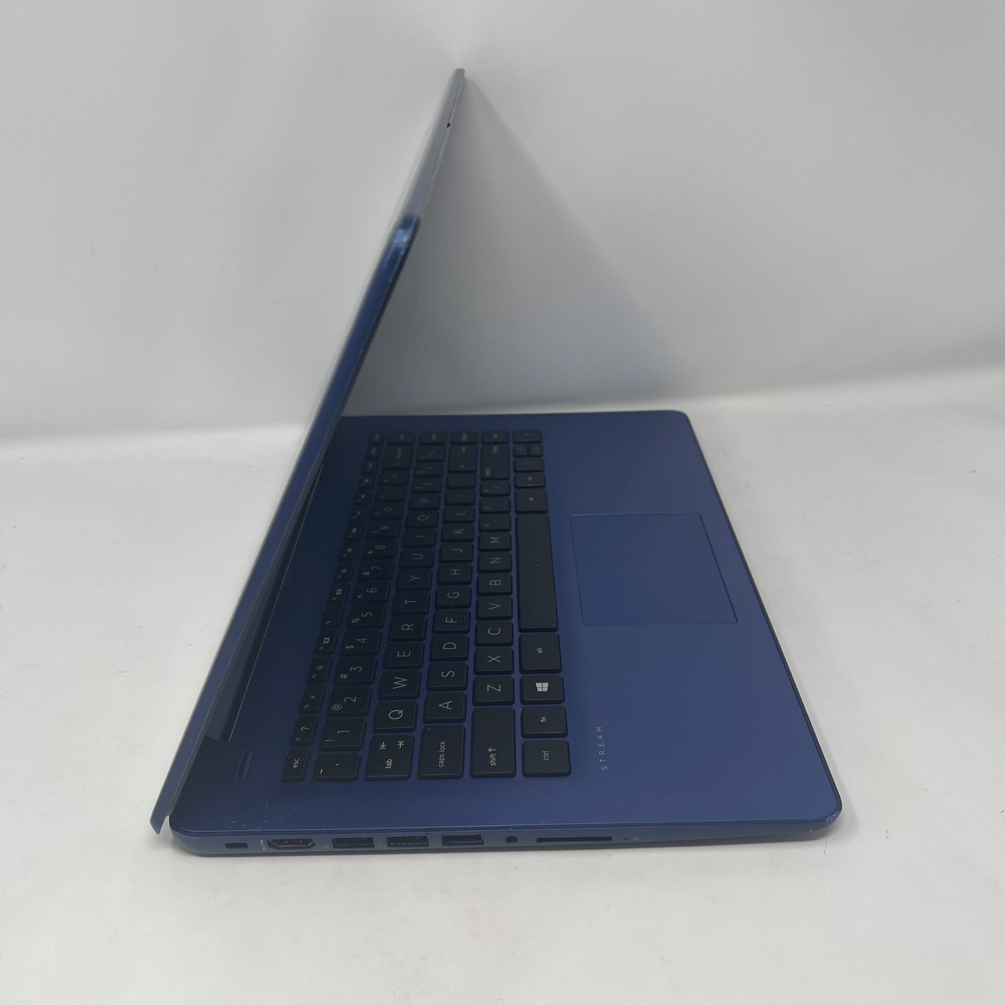 HP Stream 14 14" A4-9120e 1.5GHz 4GB RAM 64GB SSD AMD Radeon R3 Graphics