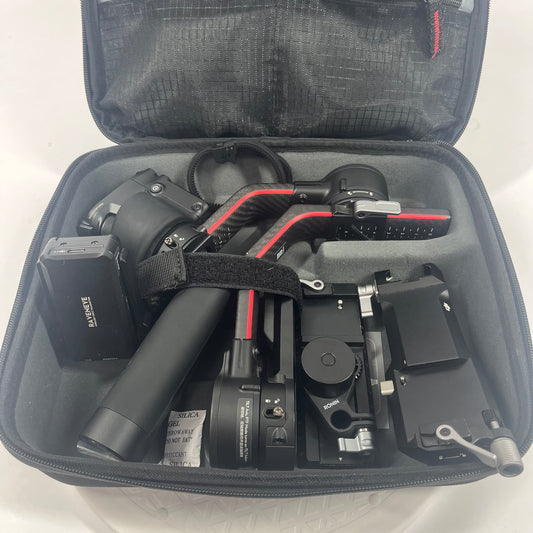 DJI RS 2 Pro Combo 3-Axis Gimbal Stabilizer P02
