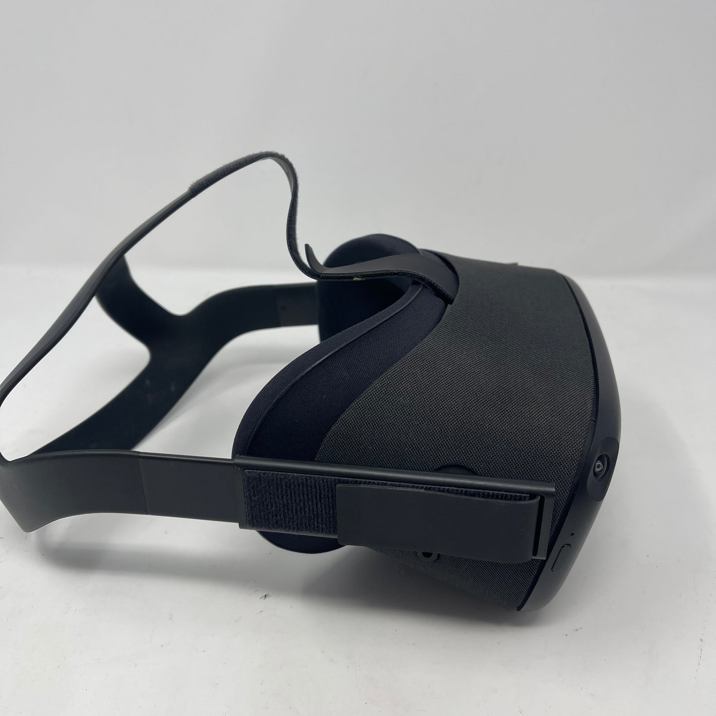 Oculus Quest 64GB Standalone All-in-One VR Headset MH-B
