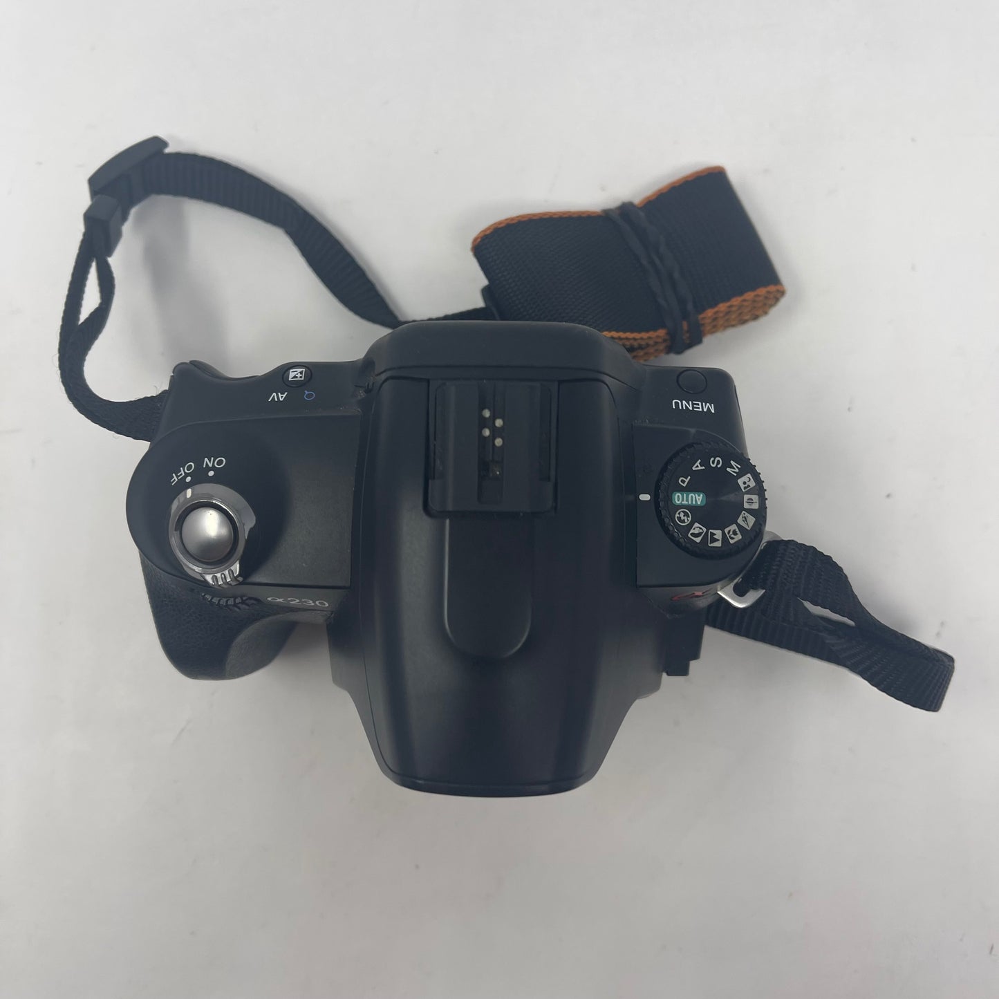 Sony Alpha 230 10.2MP Digital SLR DSLR Camera 6082 Shutter Count