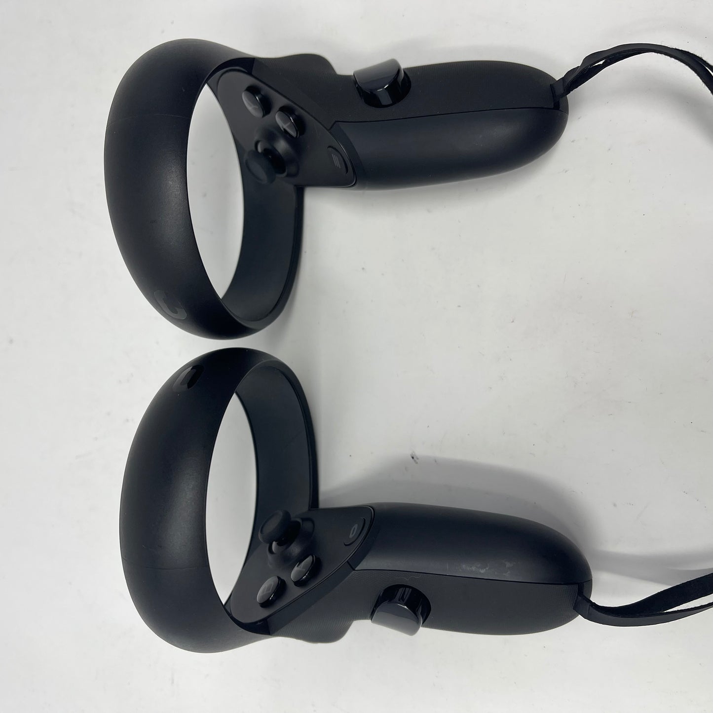 Oculus Quest 64GB Standalone All-in-One VR Headset MH-B