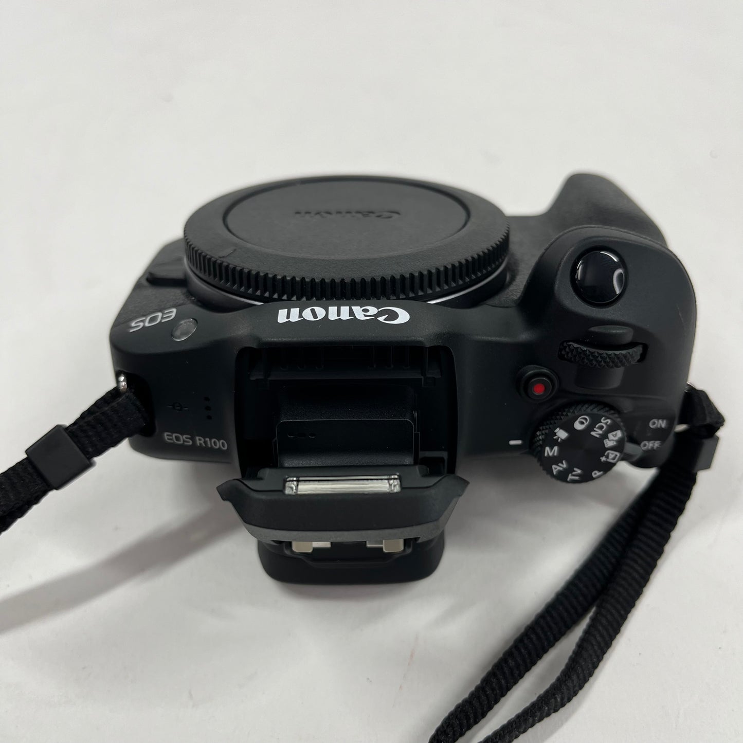 Canon EOS R100 24.1MP Mirrorless RF-S 18-45mm F4.5-6.3 IS STM Lens Kit
