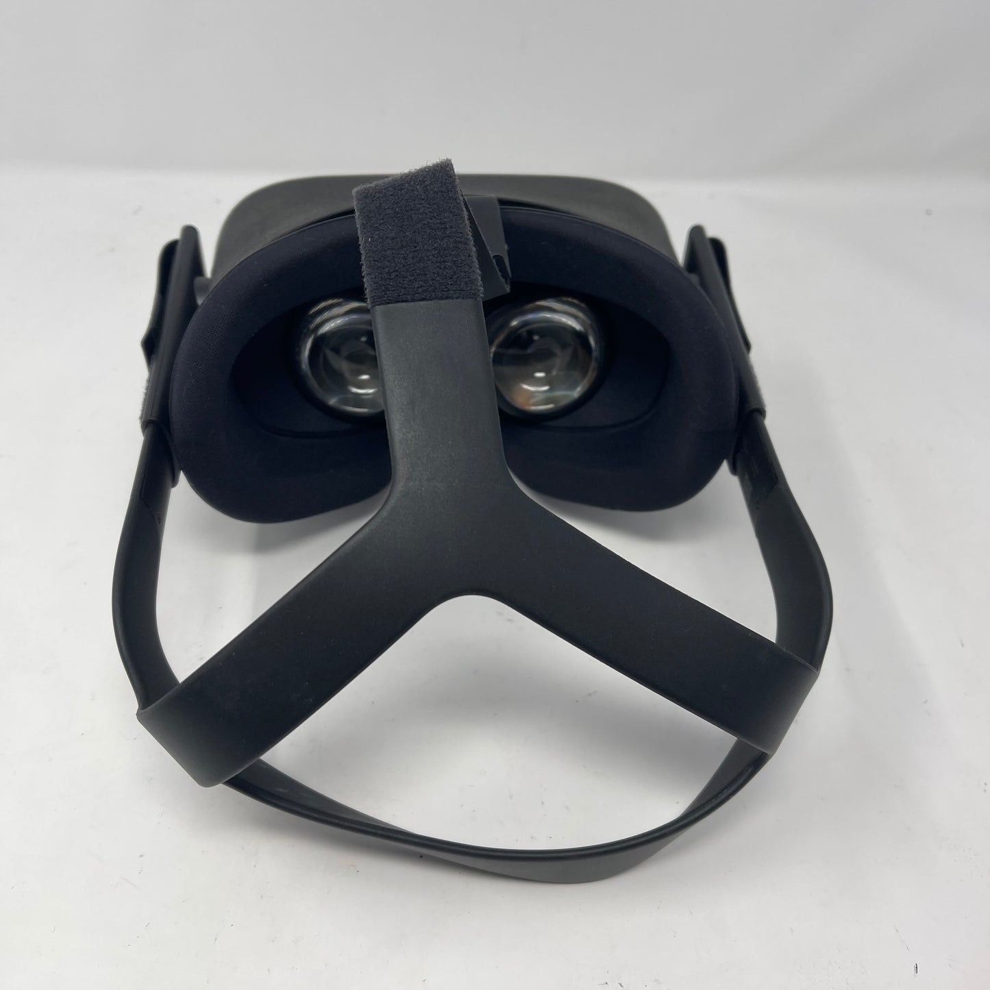 Oculus Quest 64GB Standalone All-in-One VR Headset MH-B