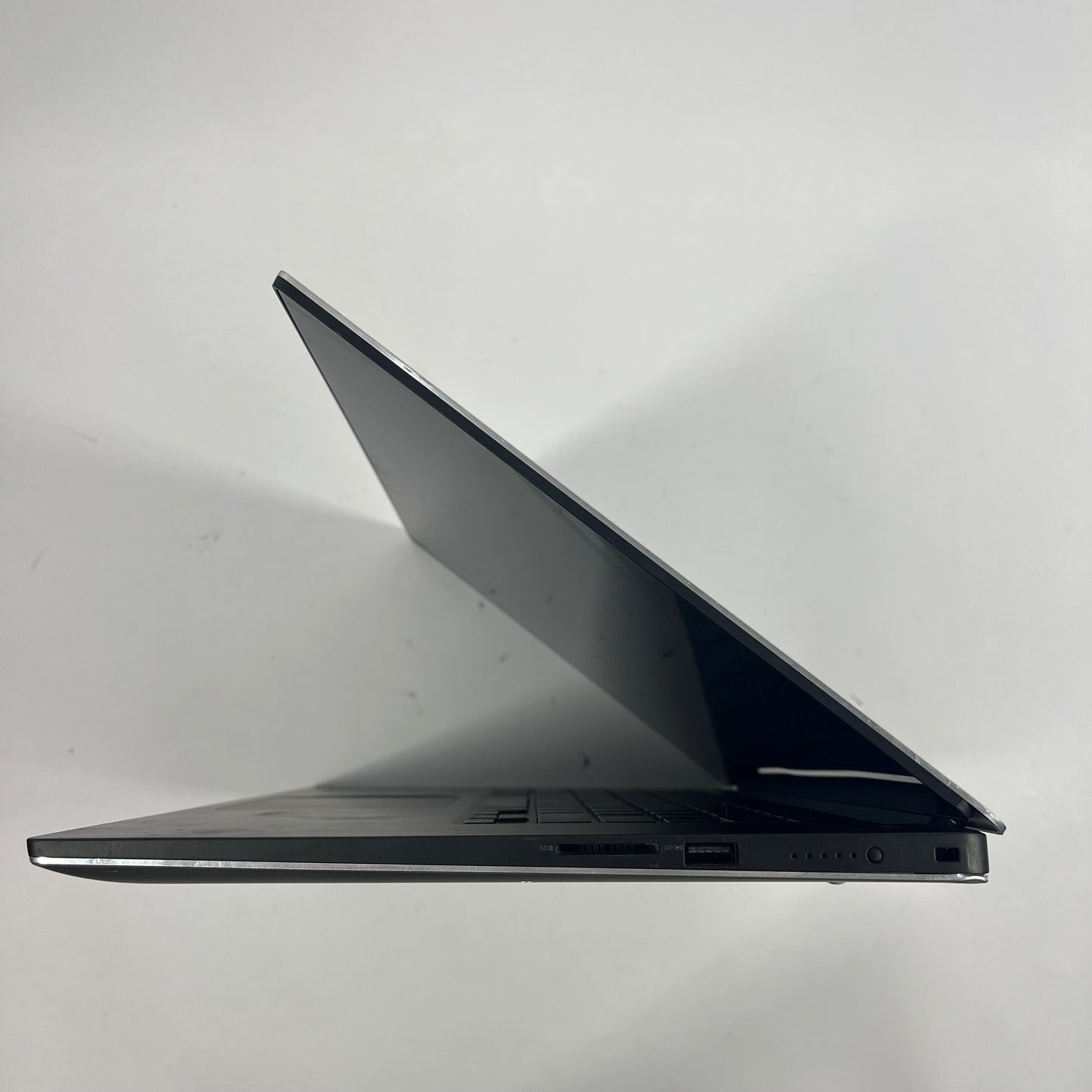Dell XPS 15 7590 13" 9th Intel i7-9750H 1.2GHz 32GB RAM 2TB SSD