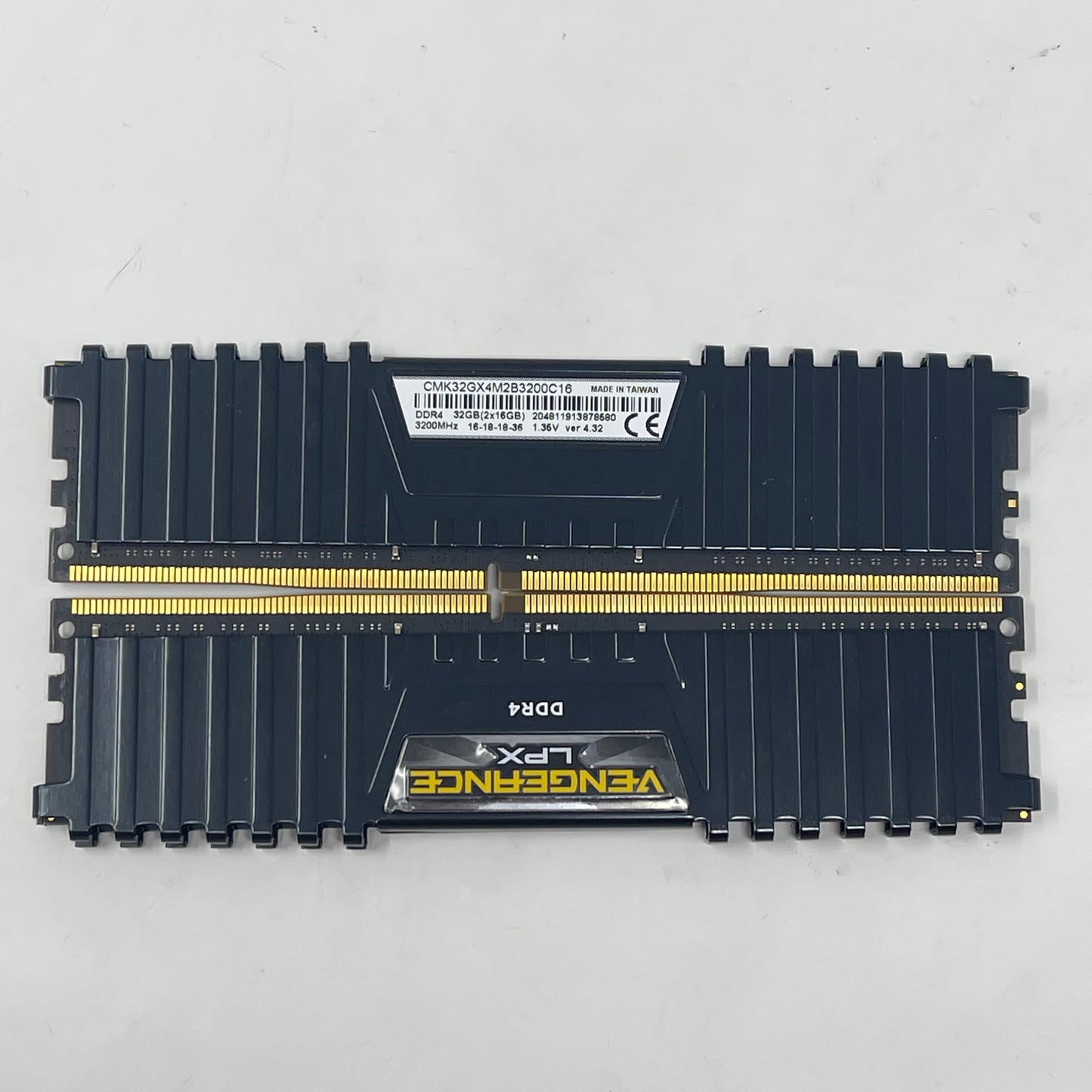 Corsair Vengeance 32GB (2x16GB) RAM DDR4 2133MHz CMK32GX4M2B3200C16