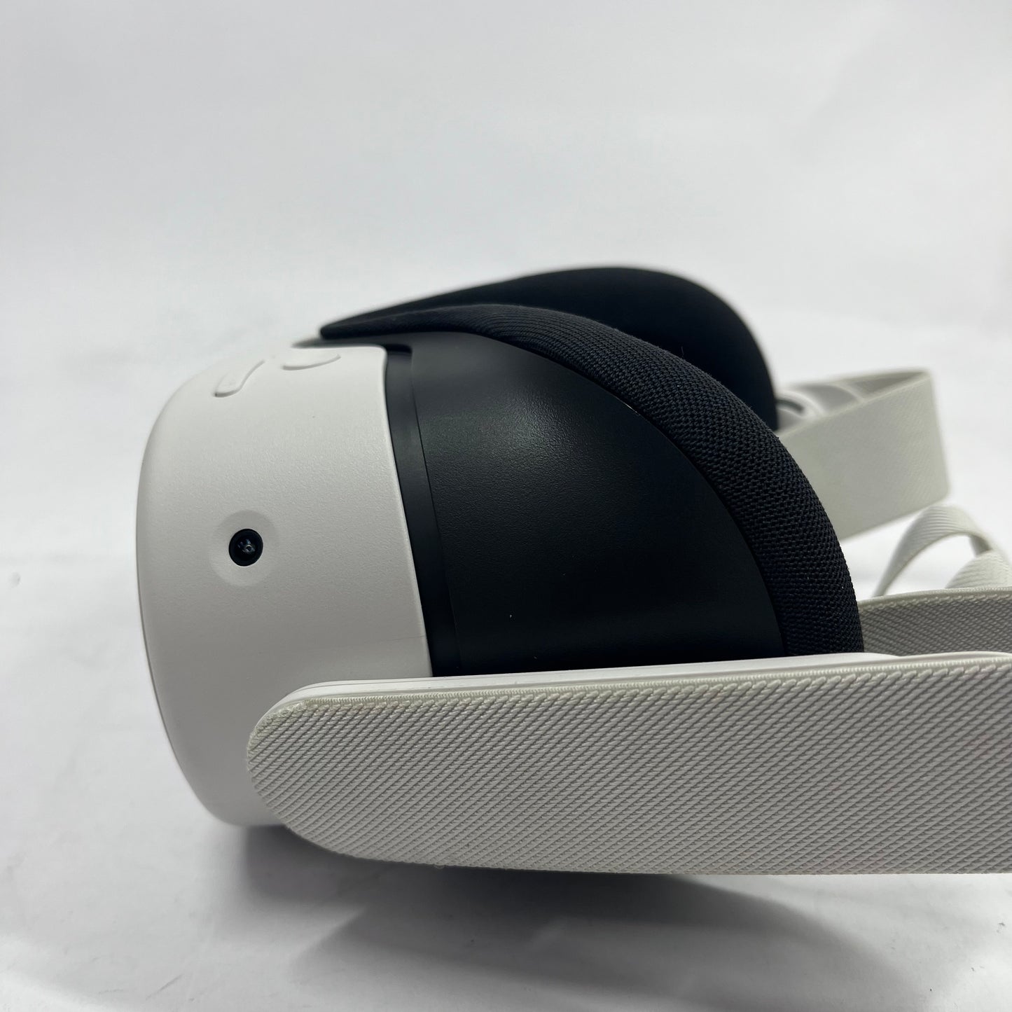 Meta Quest 3S 128GB Standalone All-in-One VR Headset P97