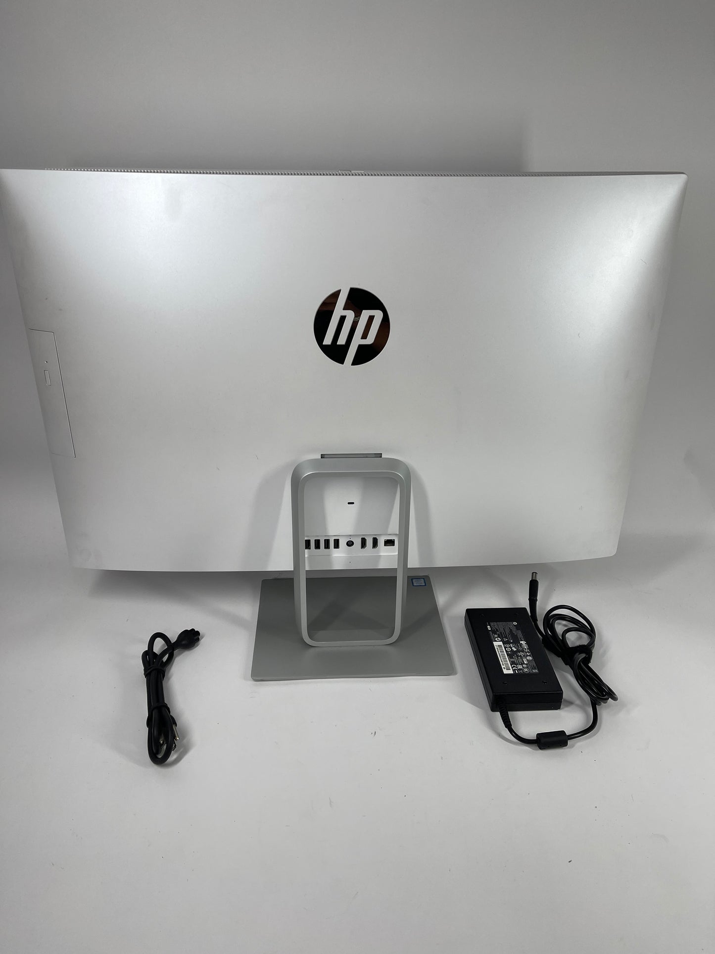 HP AIO 3LA05AA 28" i7-8700T 2.40GHz 12GB RAM 256GB SSD UHD Graphics 630