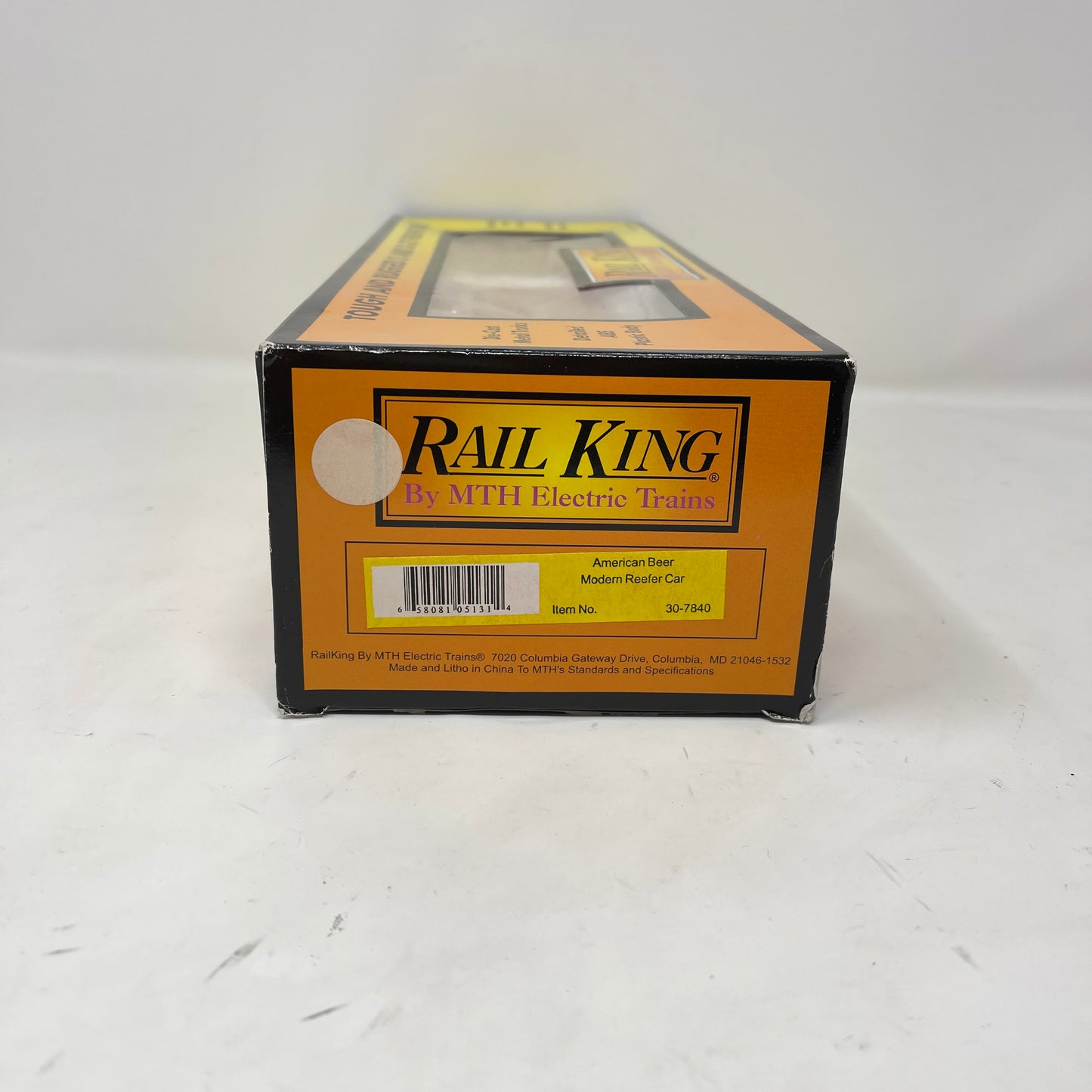 M.T.H. Electric Trains RailKing Modern Reefer O Gauge Model Train Freight Car 
